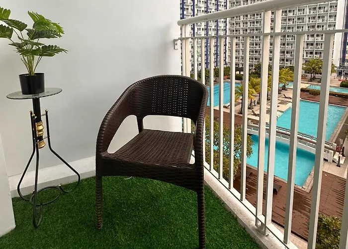 Aparthotel Homey 1br With Balcony At Jazz Residences Makati With Netflix Fast Wifi And Mall Access Manila