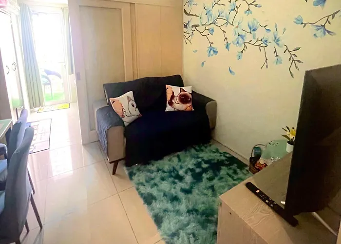 Aparthotel Homey 1br With Balcony At Jazz Residences Makati With Netflix Fast Wifi And Mall Access Manila